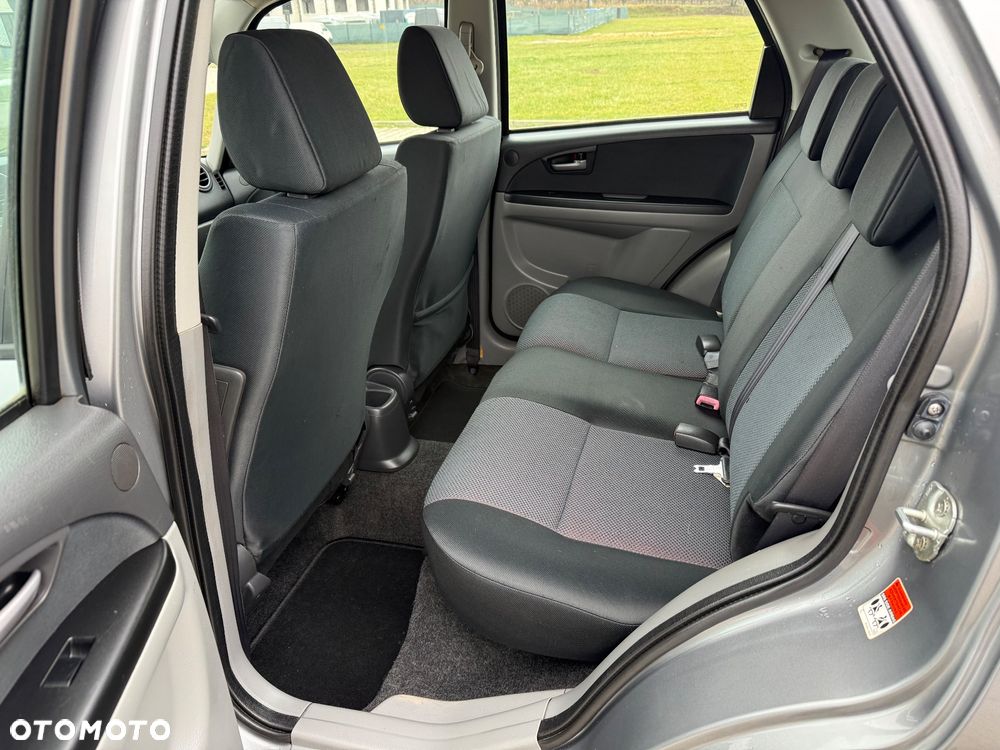 Suzuki SX4 1.5 Streetline 4x2 Classic - 6