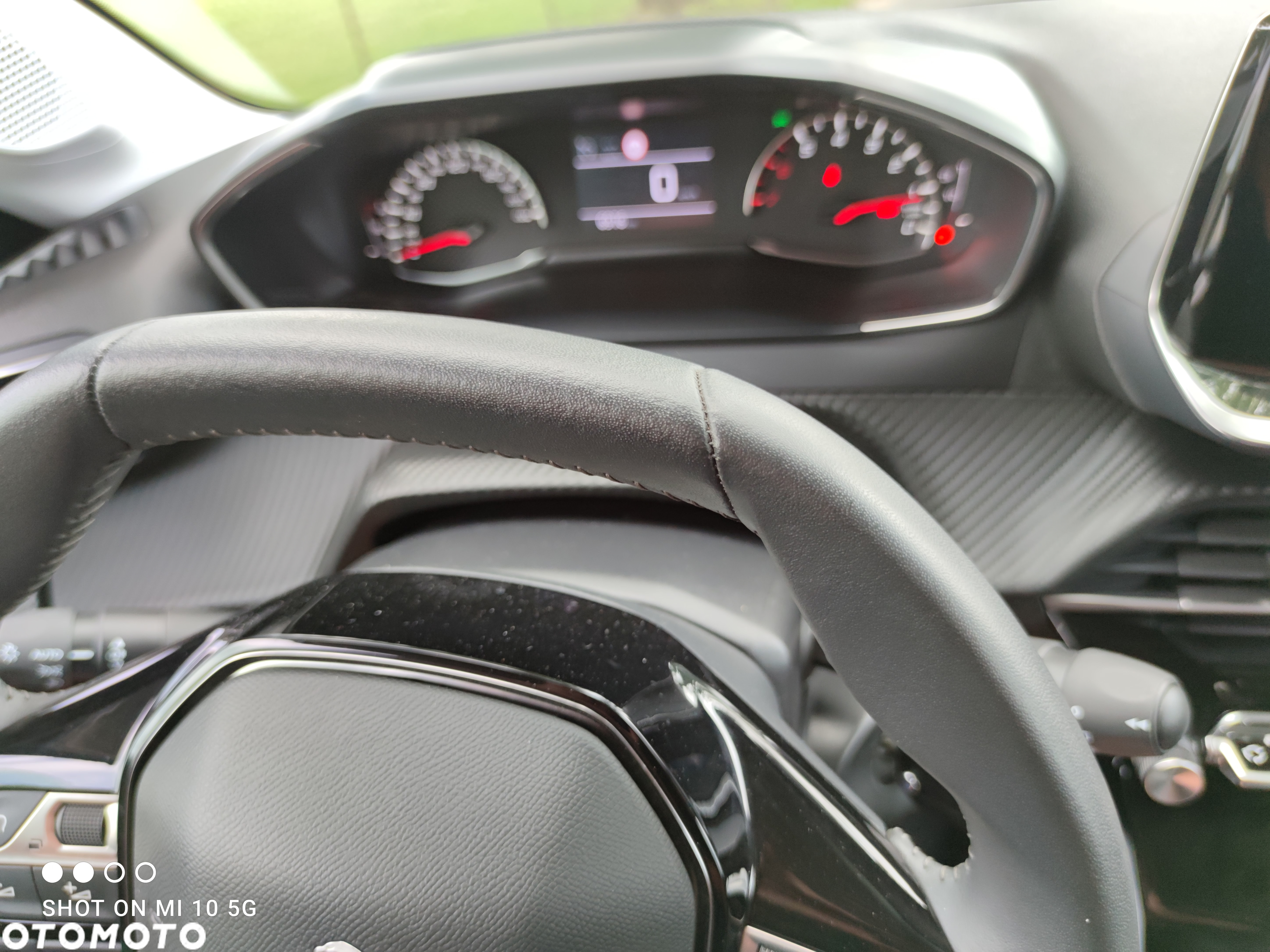 Peugeot 208 PureTech 100 Allure - 26