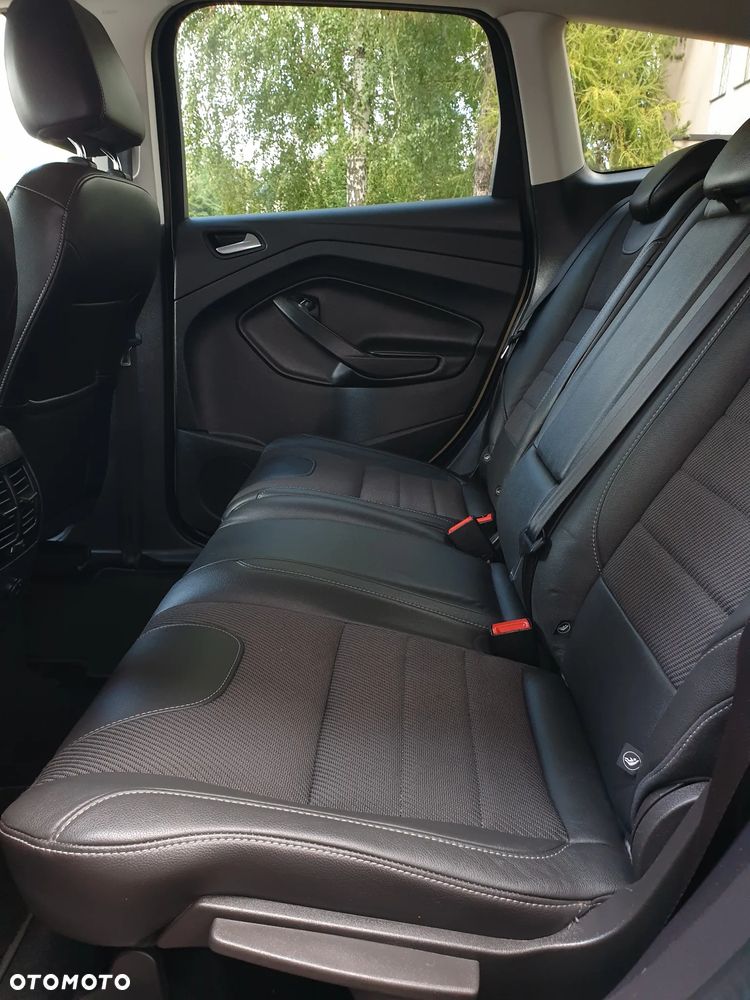 Ford Kuga 2.0 TDCi 4x4 Titanium - 35