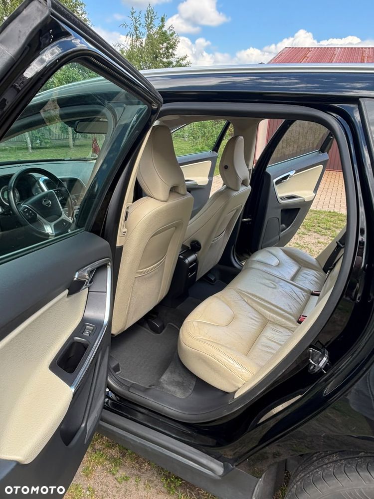 Volvo XC 60 D5 AWD Momentum - 5