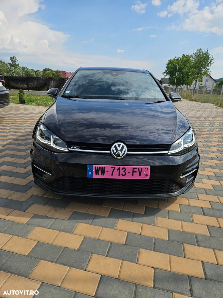 Volkswagen Golf - 1