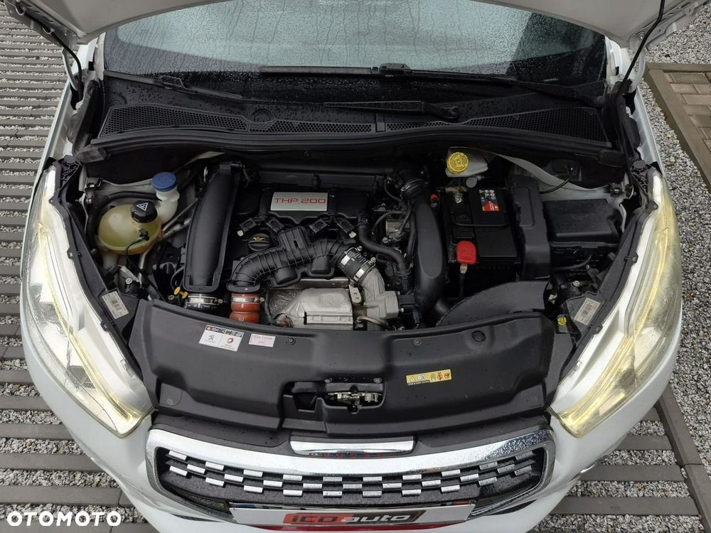 Peugeot 208 - 19