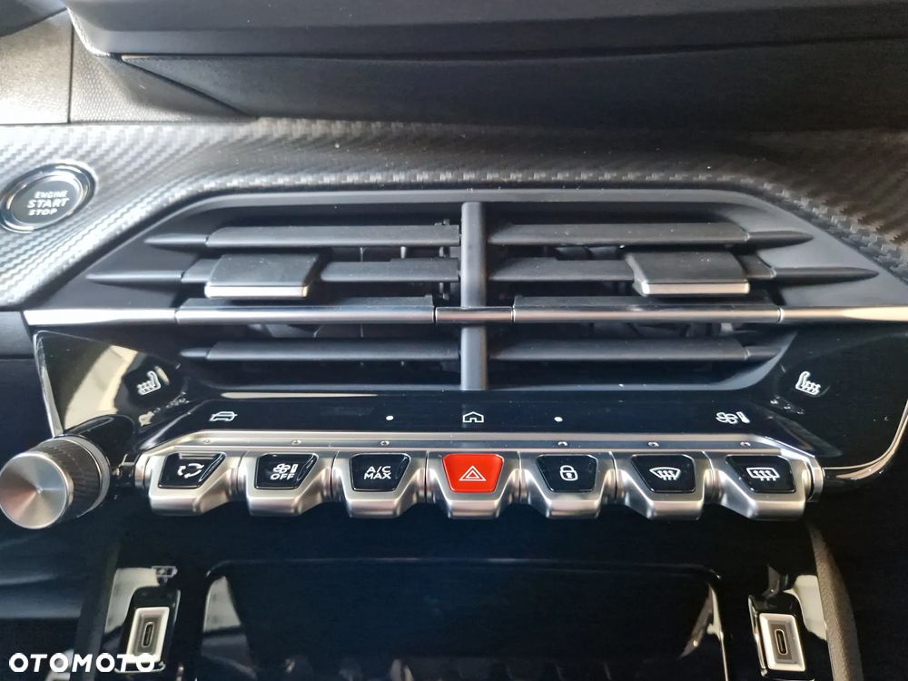Peugeot 2008 PureTech mHEV GT E-DCS6 - 18