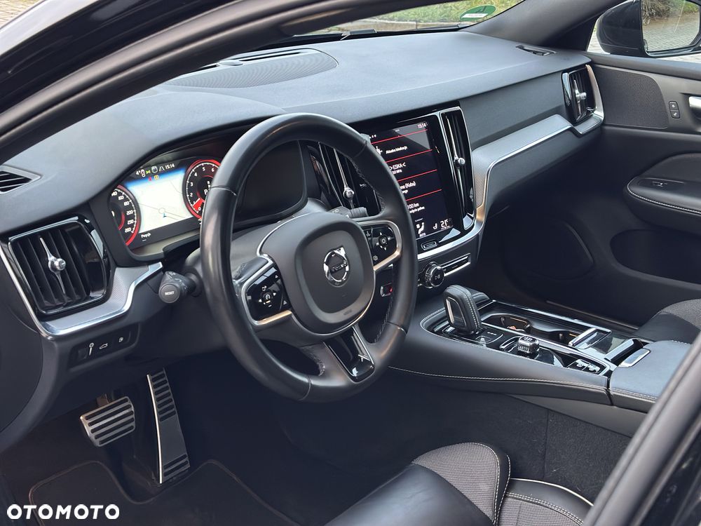 Volvo V60 T6 AWD Recharge Geartronic RDesign - 13