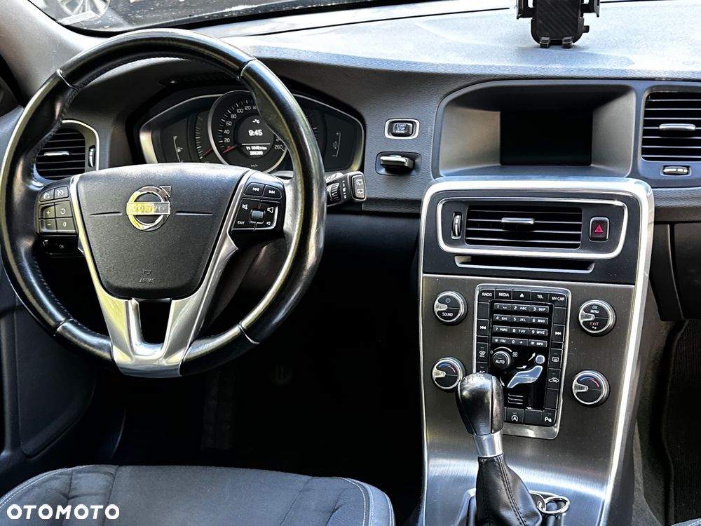 Volvo V60 D4 Momentum - 12
