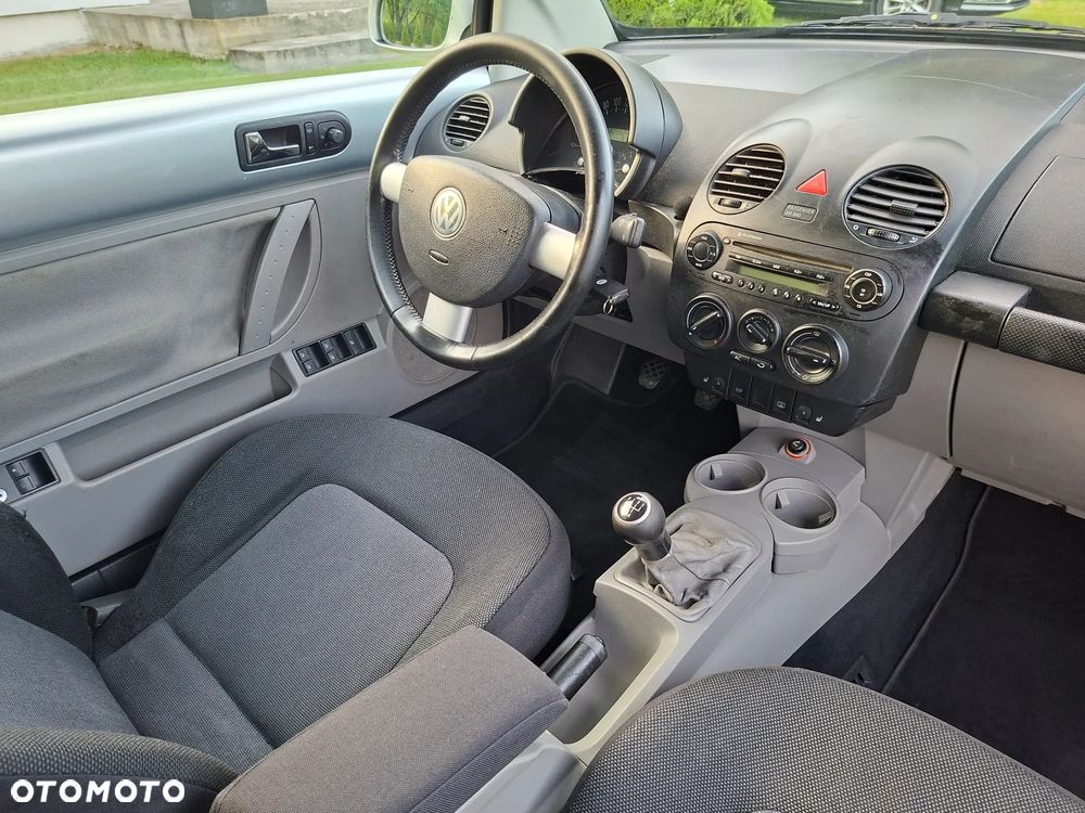 Volkswagen New Beetle 1.6 - 8
