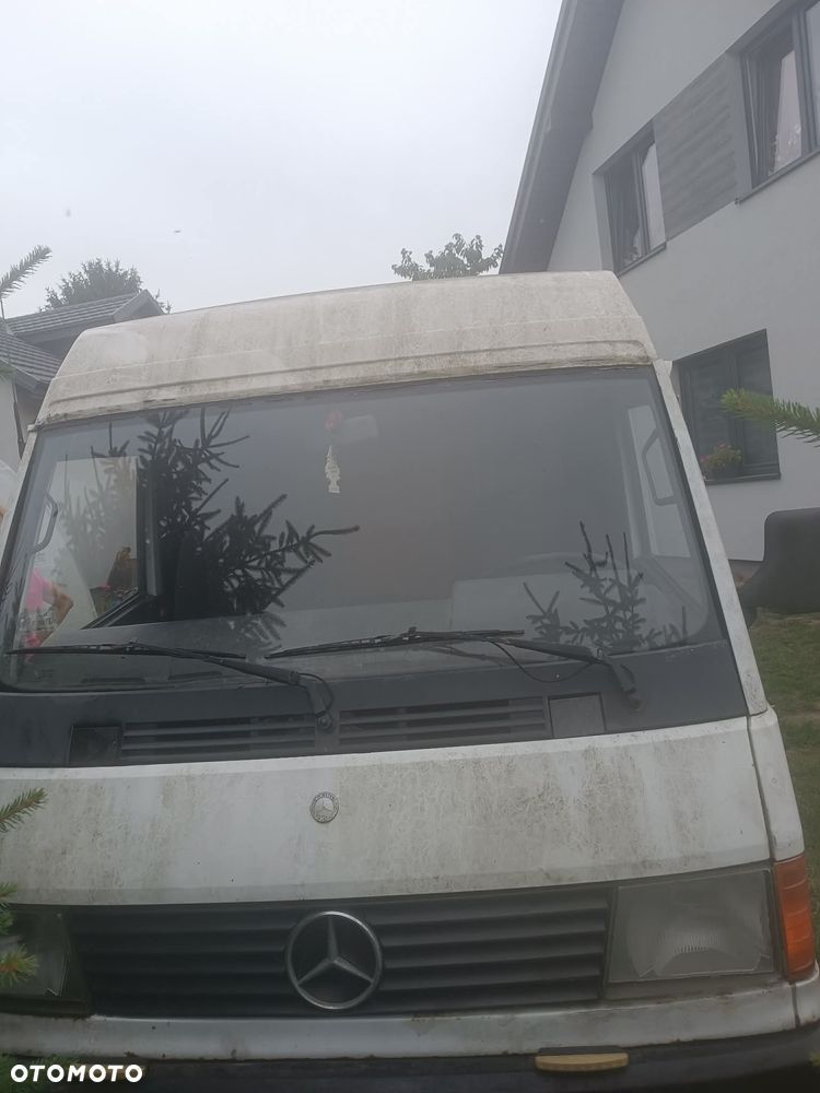 Mercedes-Benz MB 100D - 3