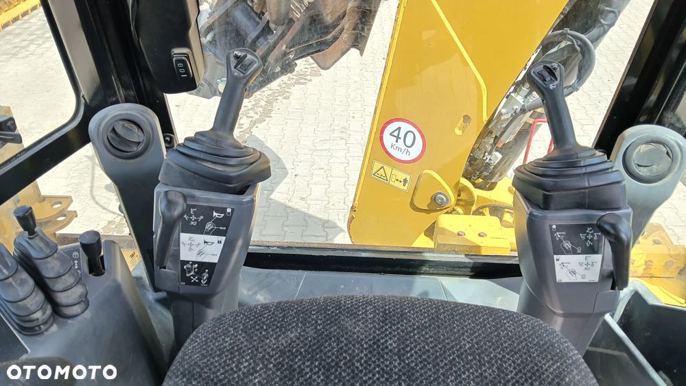 Caterpillar 444F2 - 10