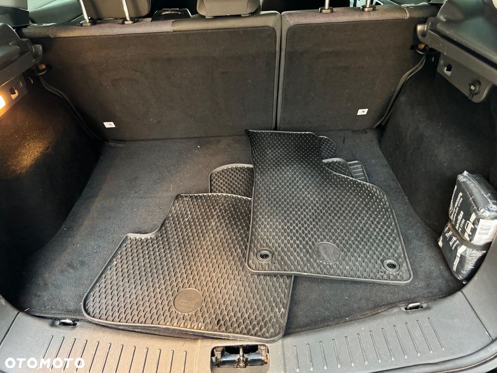 Ford Kuga 2.0 TDCi 2x4 Champions Edition - 28