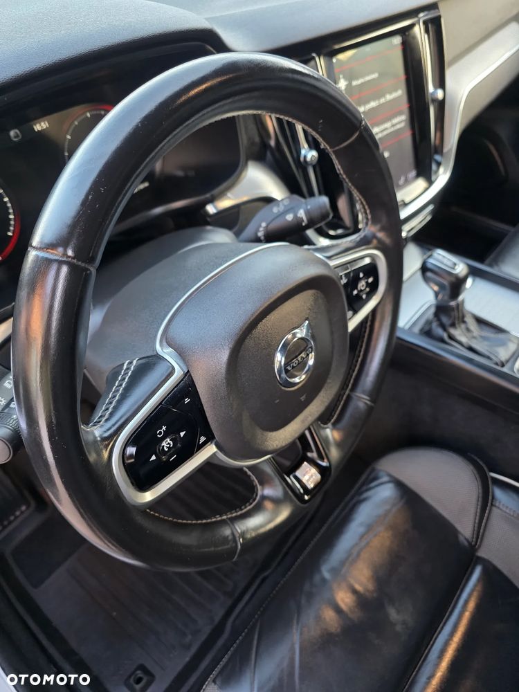 Volvo V60 D4 R-Design - 17