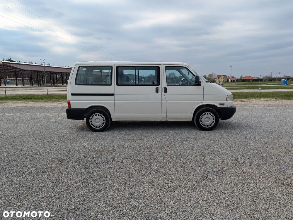 Volkswagen Caravelle - 7