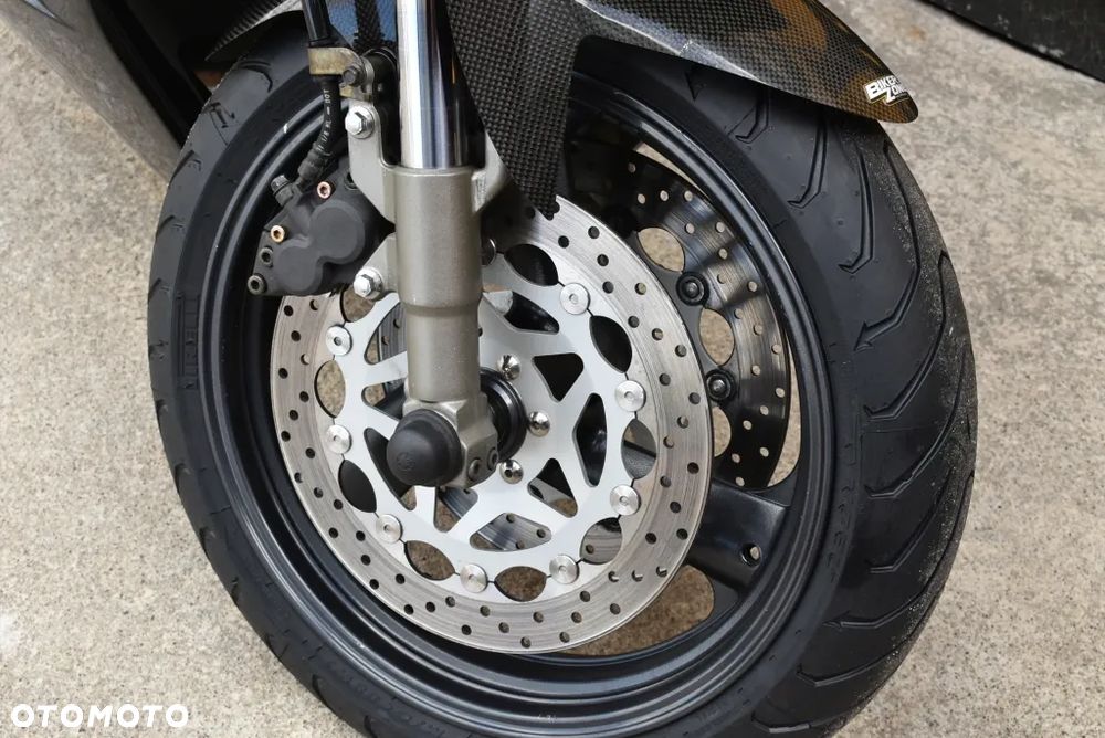 Yamaha FZR - 27