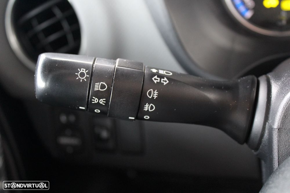 Toyota Yaris 1.5 HSD Comfort +P.Style+Navi - 18