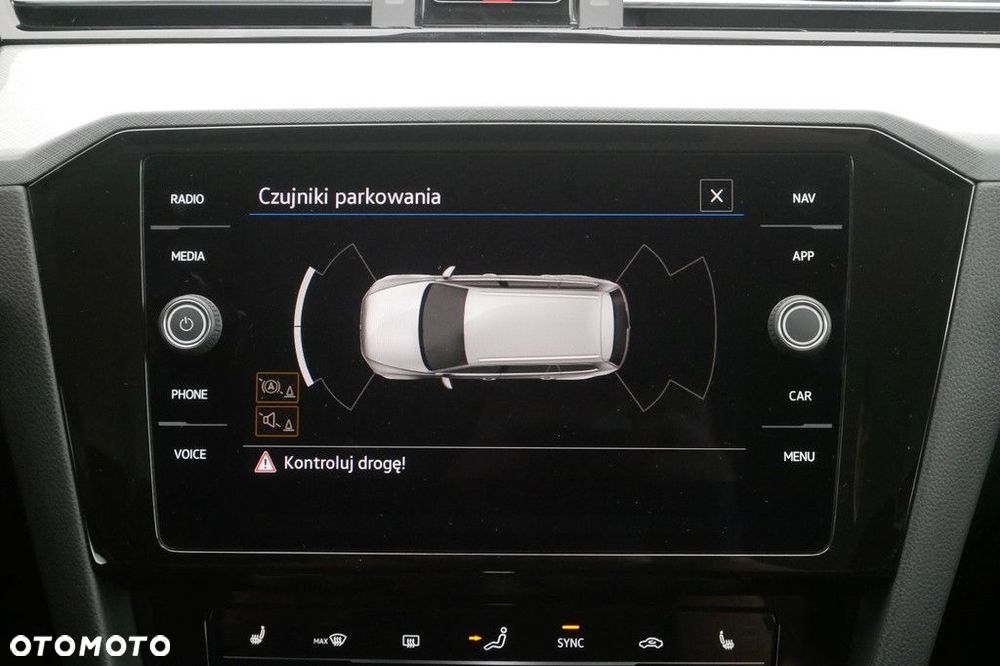 Volkswagen Passat Variant 2.0 TSI Business DSG - 19