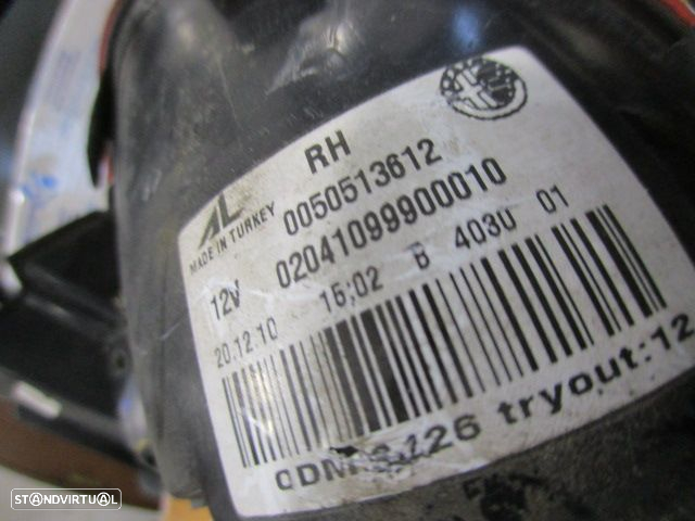 Farol Tras 0050513612 ALFA ROMEO GIULIETTA 2011 1.6 JTDM 105CV 5P PRETO DRT ORIGINAL AL Danificado - 5