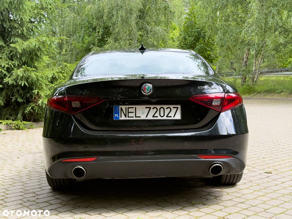Alfa Romeo Giulia - 5