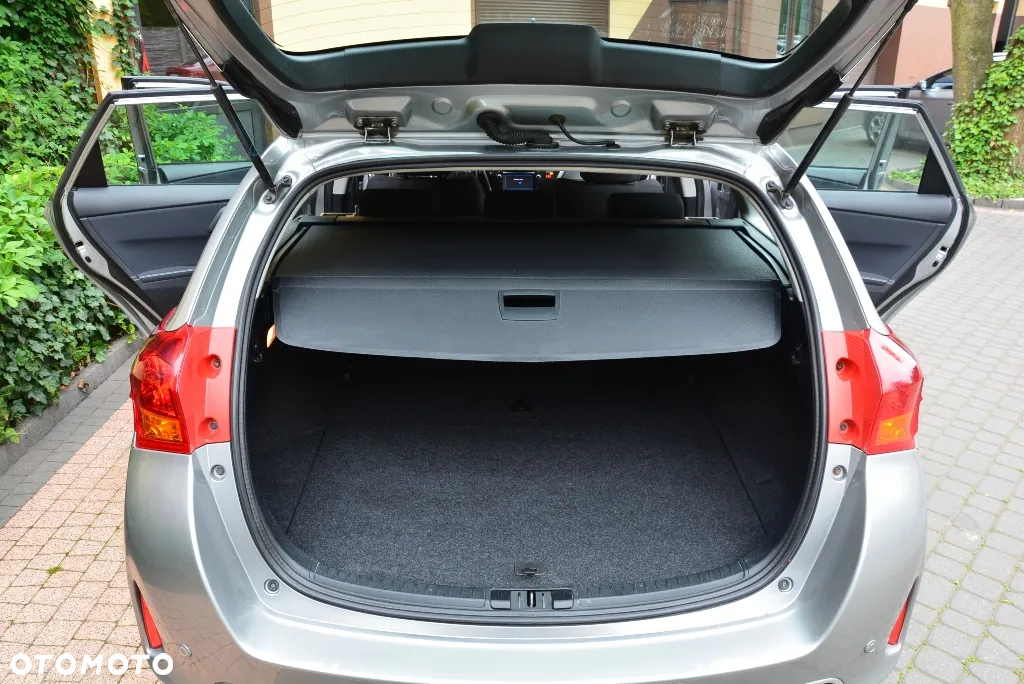Toyota Auris 1.6 Premium Comfort - 12
