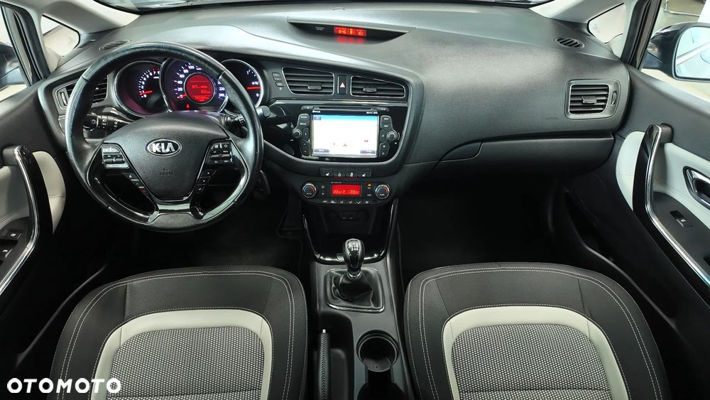 Kia Ceed 1.6 GDI Dream-Team Edition - 21
