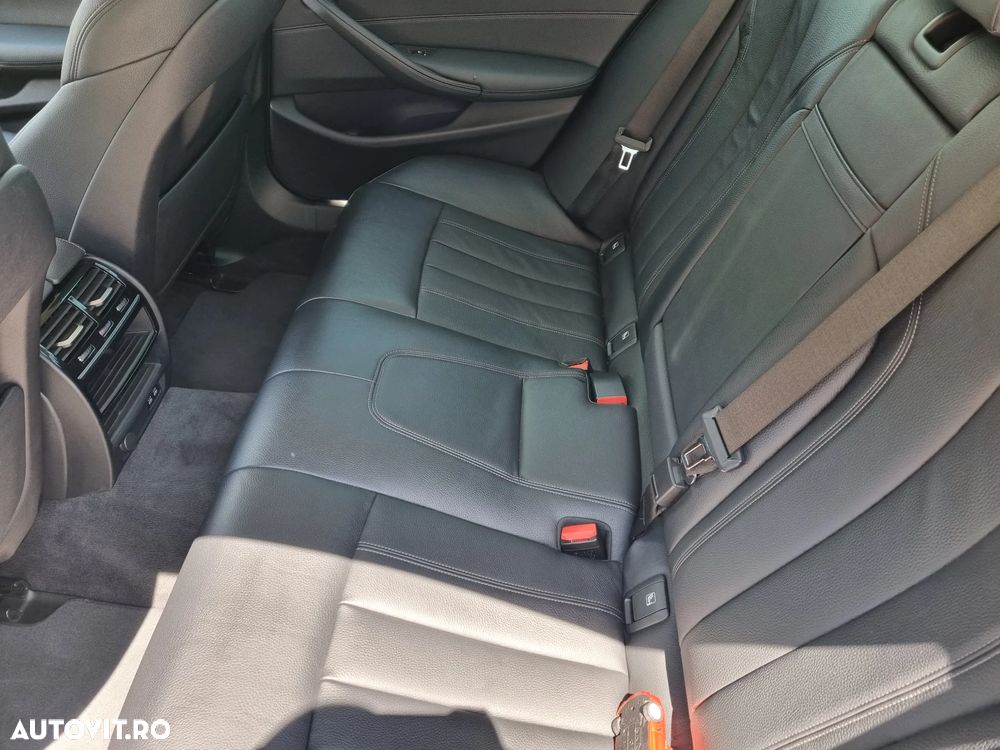 BMW Seria 5 520d xDrive AT MHEV - 8