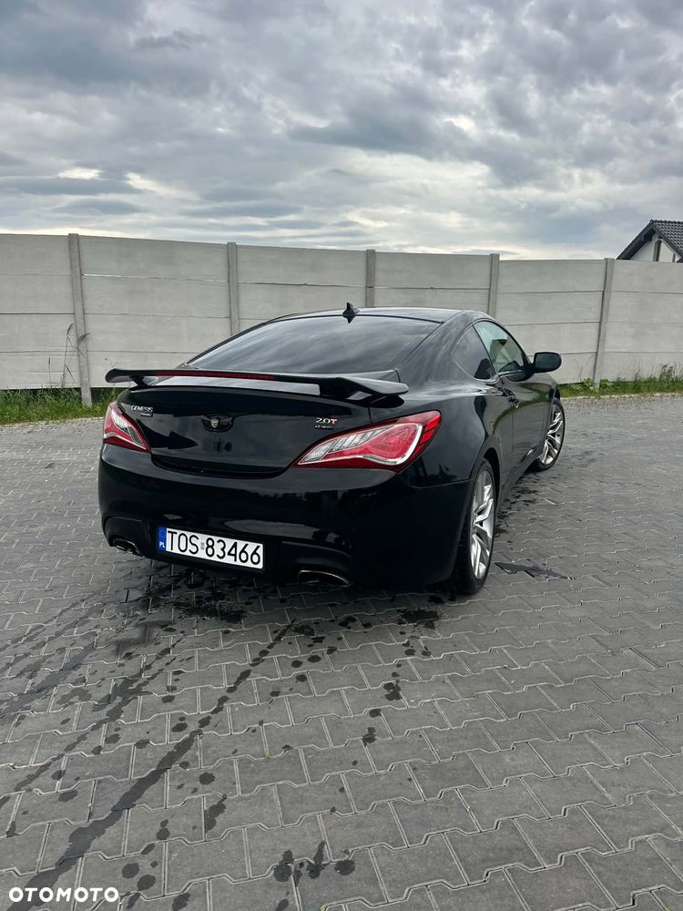 Hyundai Genesis Coupe - 2