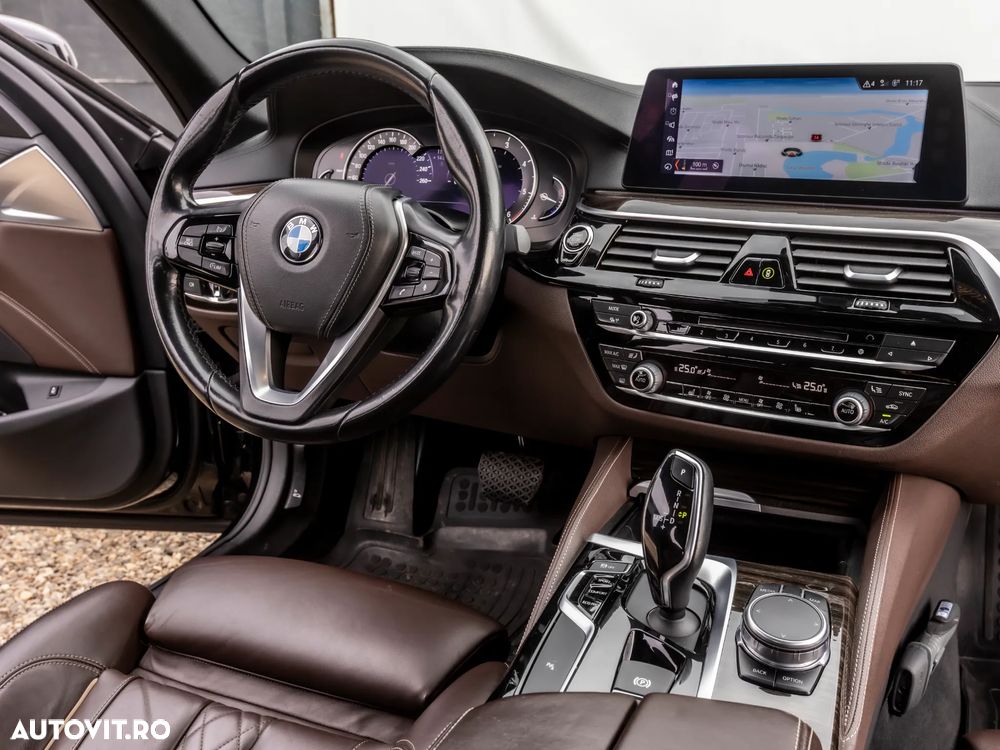 BMW Seria 5 520d Aut. Luxury Line - 7