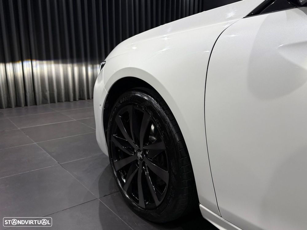 Peugeot 508 Plug-In Hybrid 225 e-EAT8 GT - 12