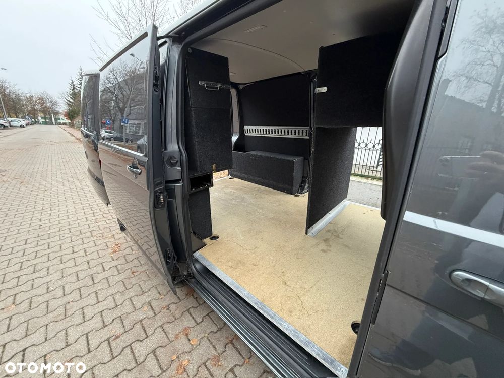 Volkswagen Transporter - 32