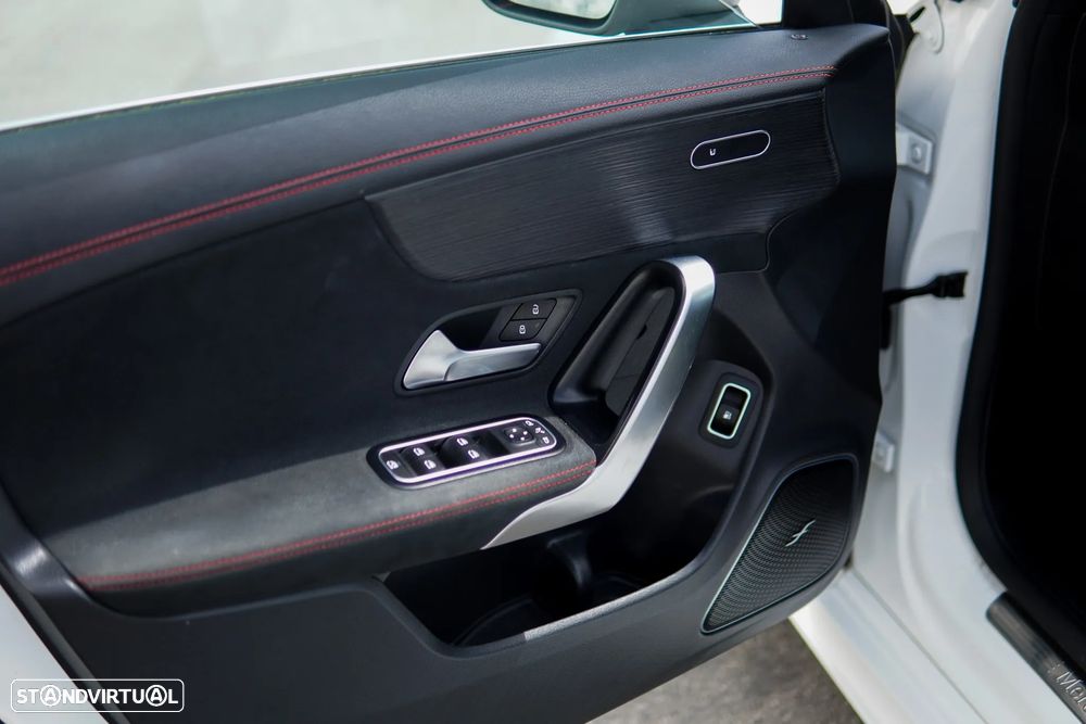Mercedes-Benz CLA 250 e 8G-DCT AMG Line - 27