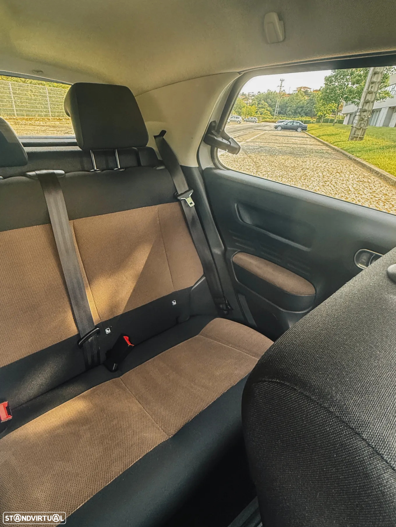 Citroën C4 Cactus 1.6 e-HDi Shine ETG6 - 16