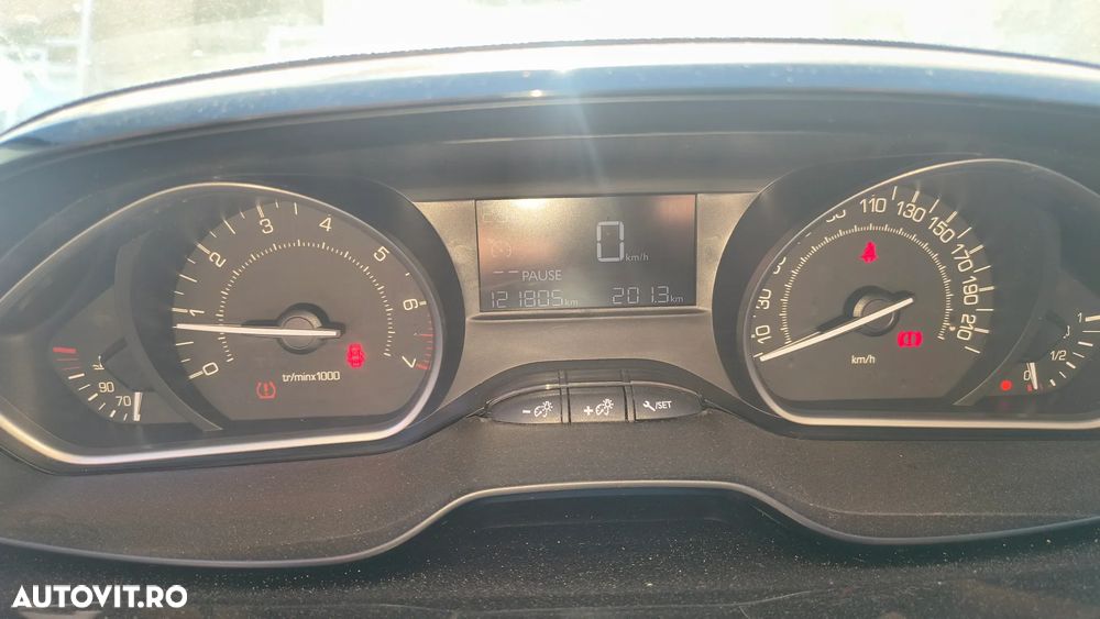 Peugeot 2008 1.2 L PureTech Access - 6