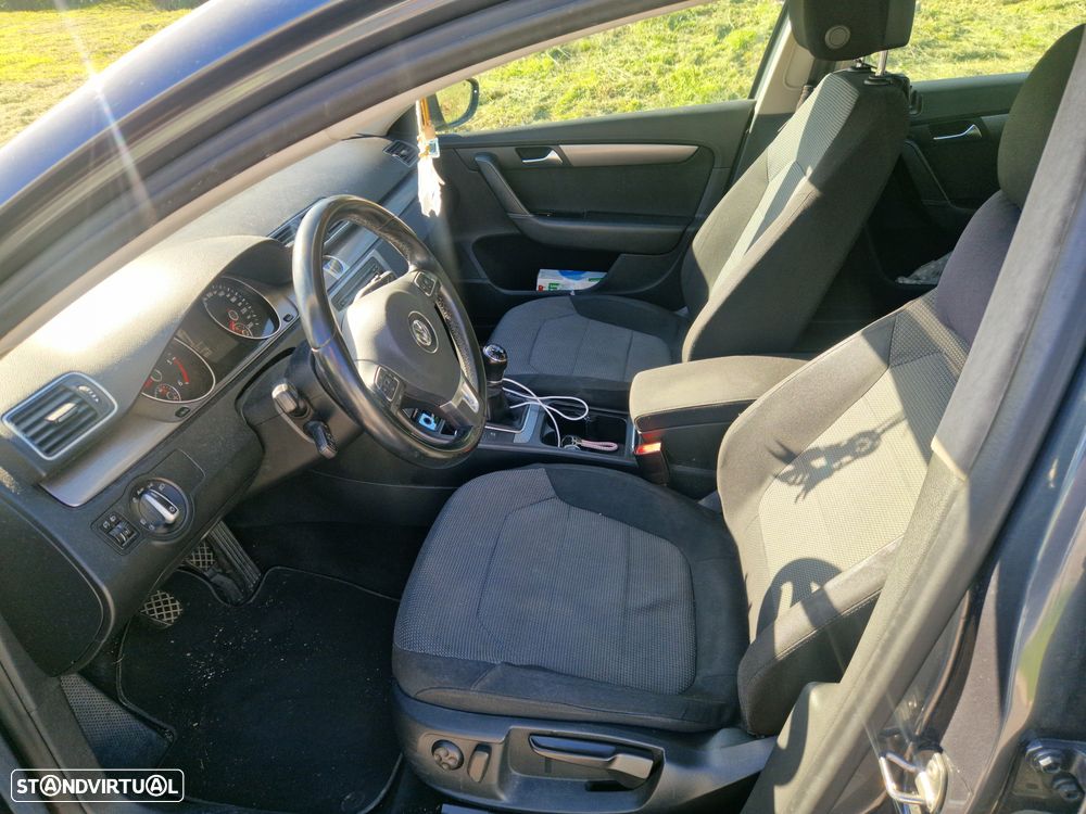 VW Passat Variant 1.6 TDI BlueMotion - 12