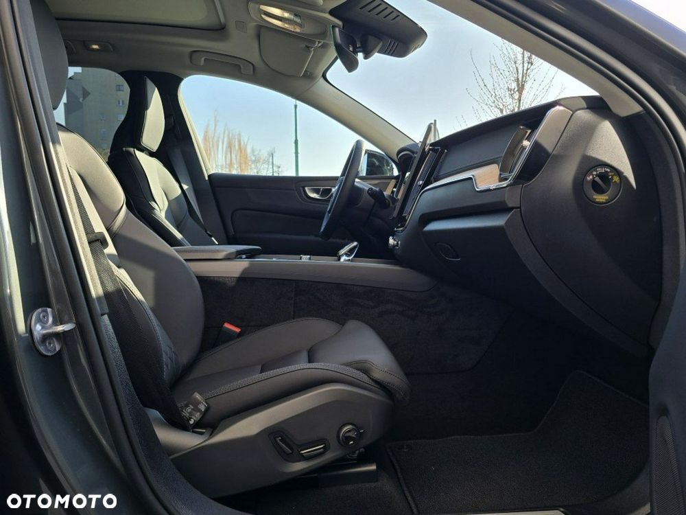 Volvo XC 60 T8 AWD Ultra Dark - 11