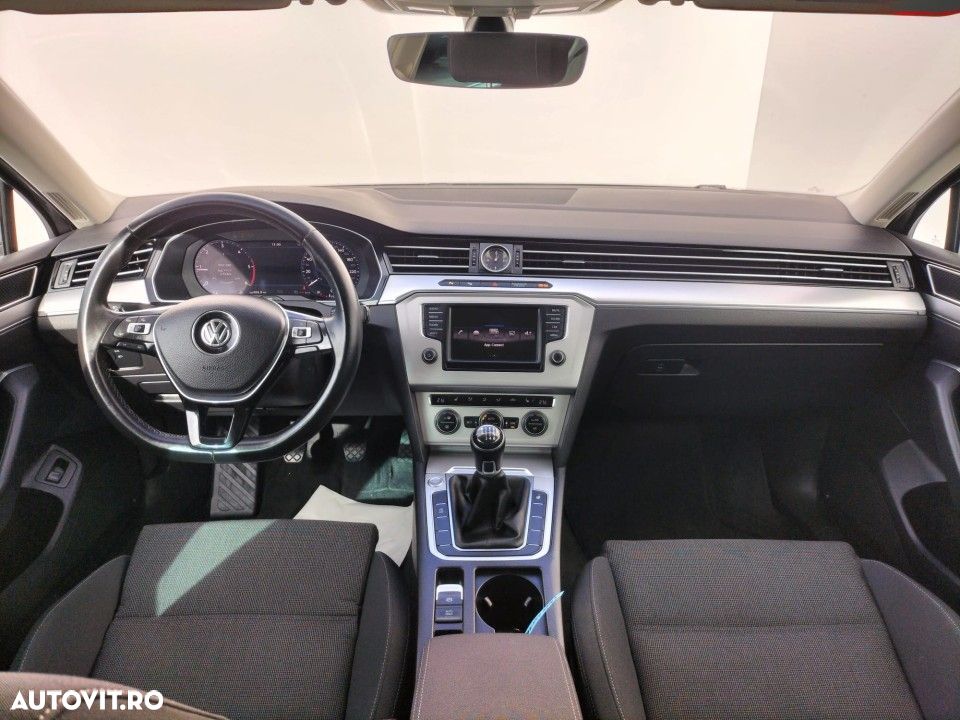 Volkswagen Passat - 9