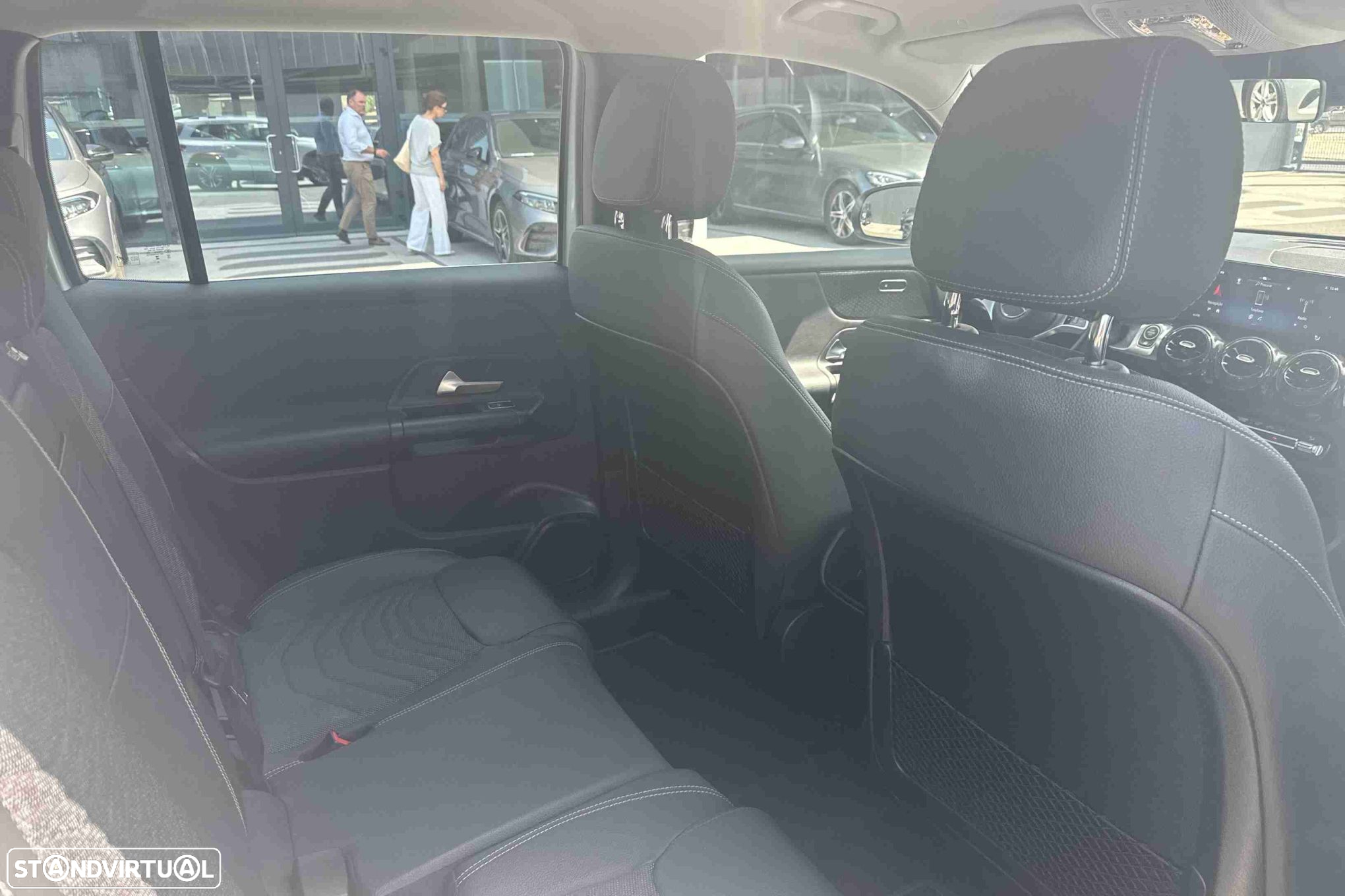 Mercedes-Benz GLB 180 d - 10