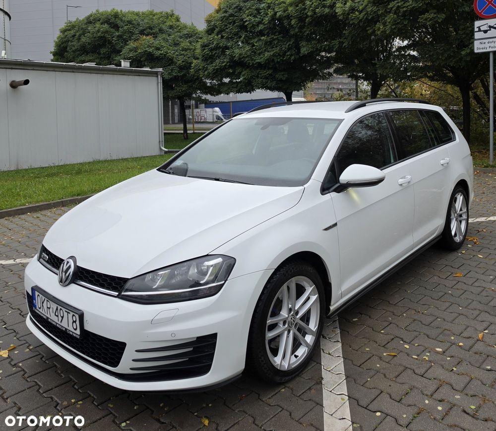 Volkswagen Golf - 6