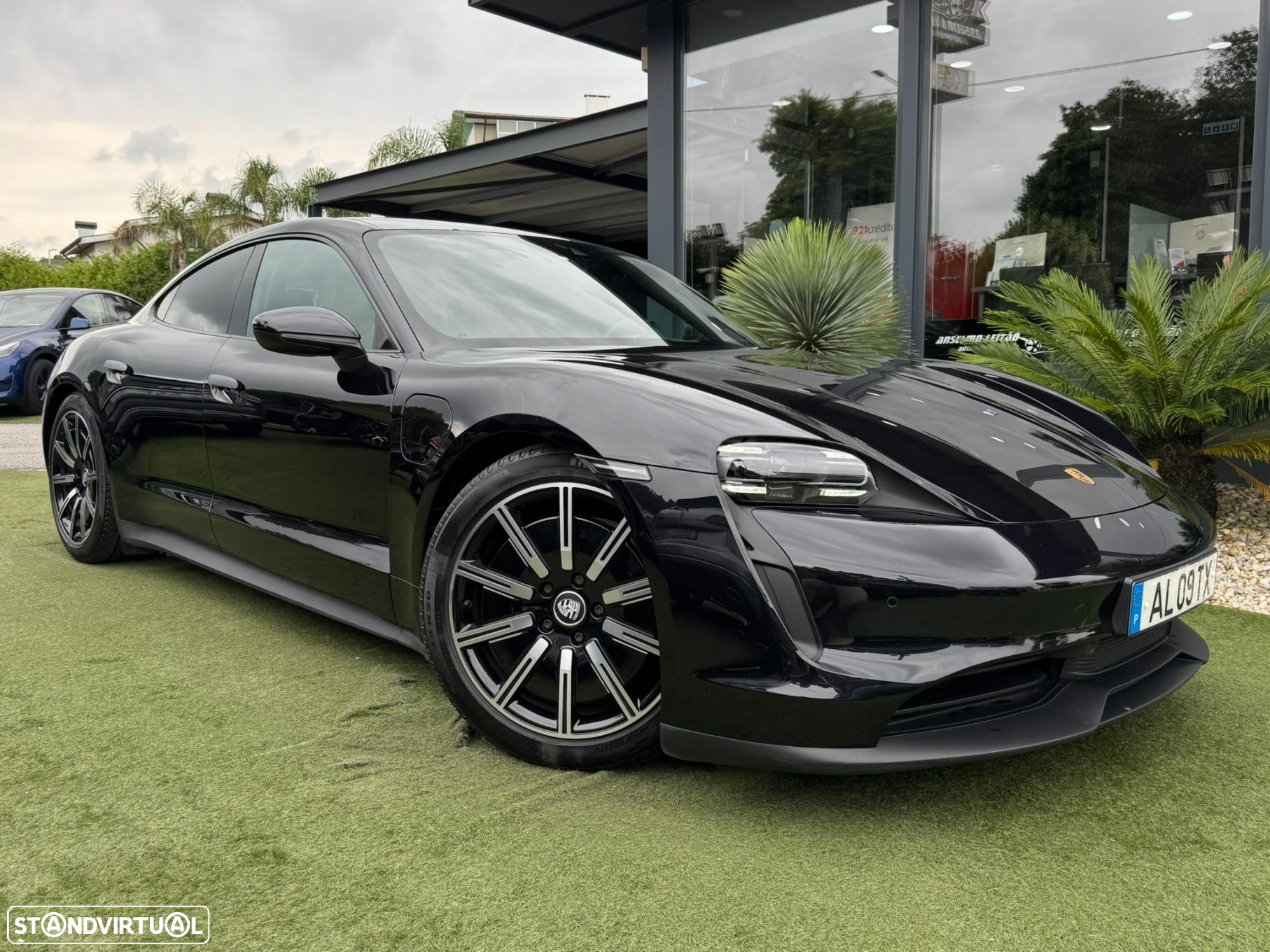 Porsche Taycan Standard - 9