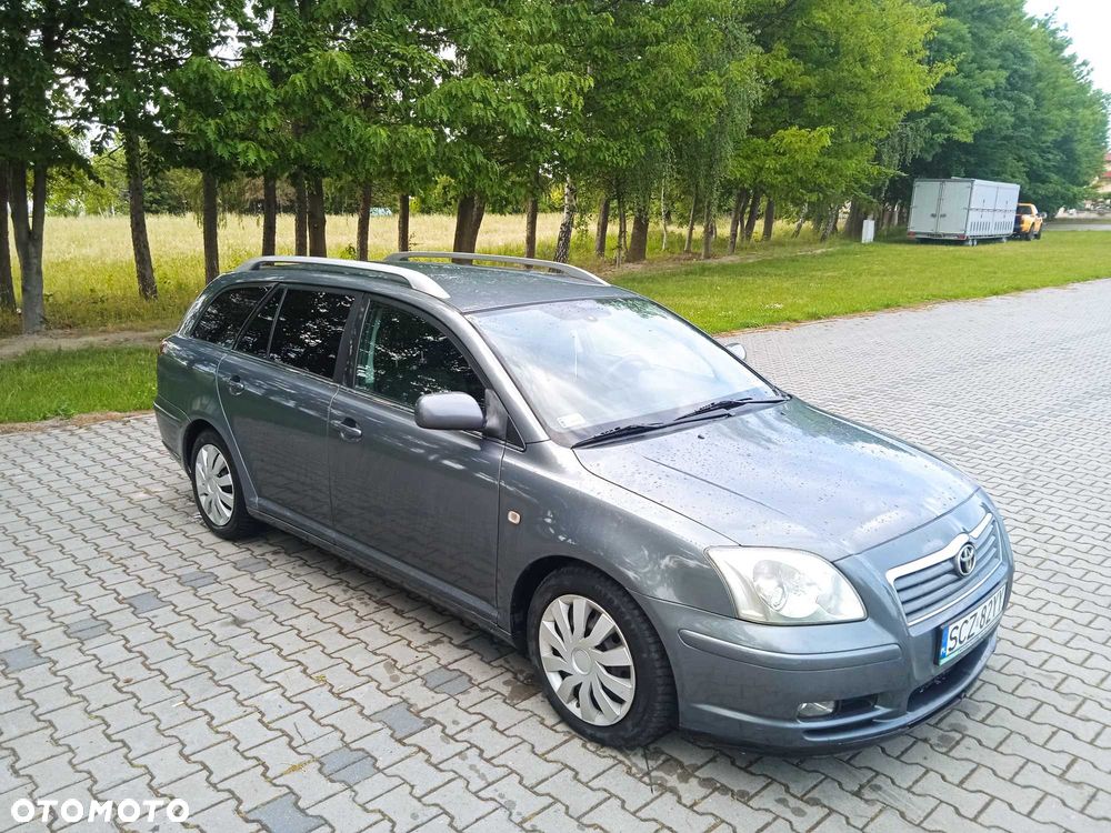 Toyota Avensis - 2