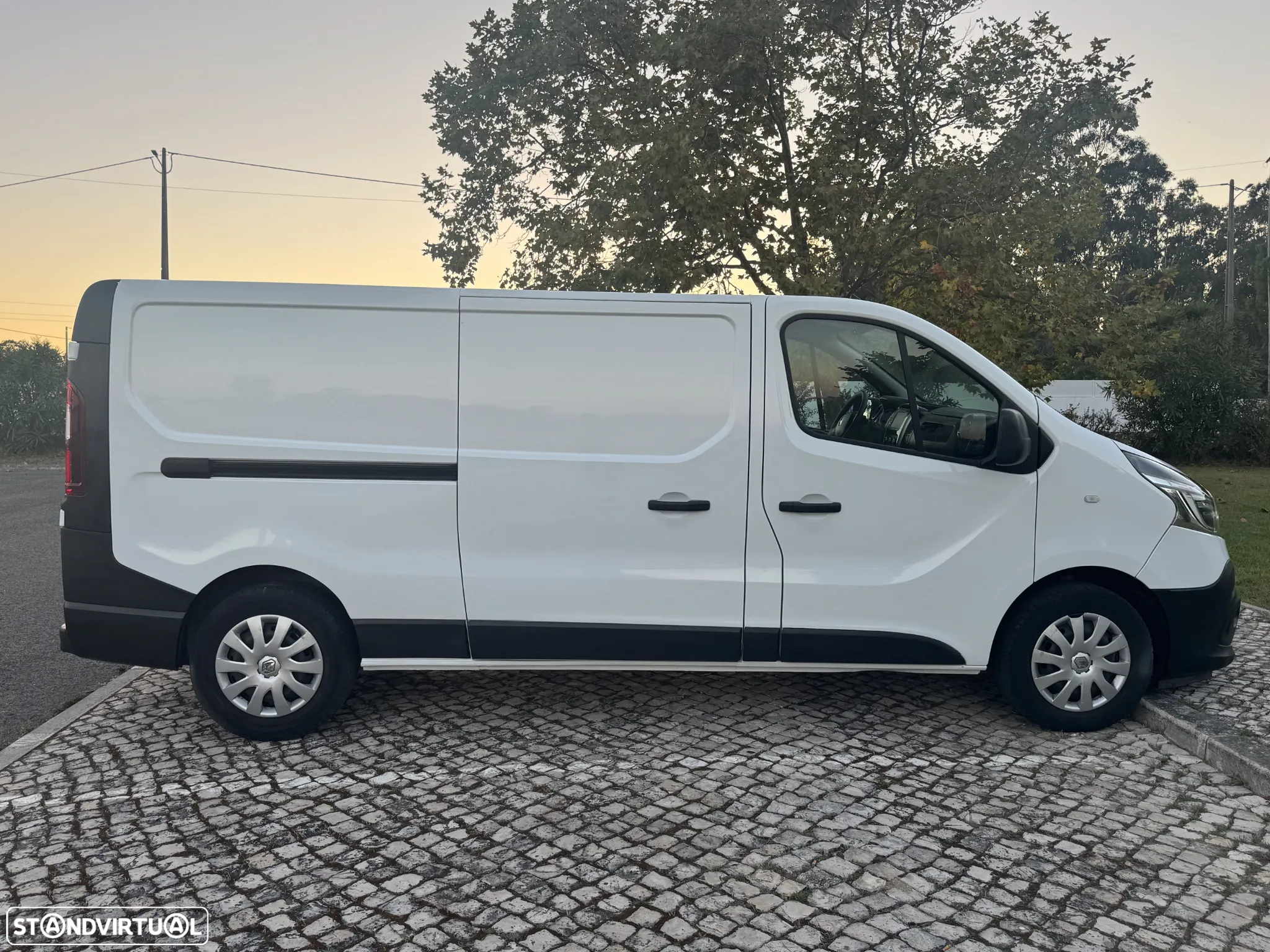 Renault Trafic L2h1 1.6 dci grand confort - 3