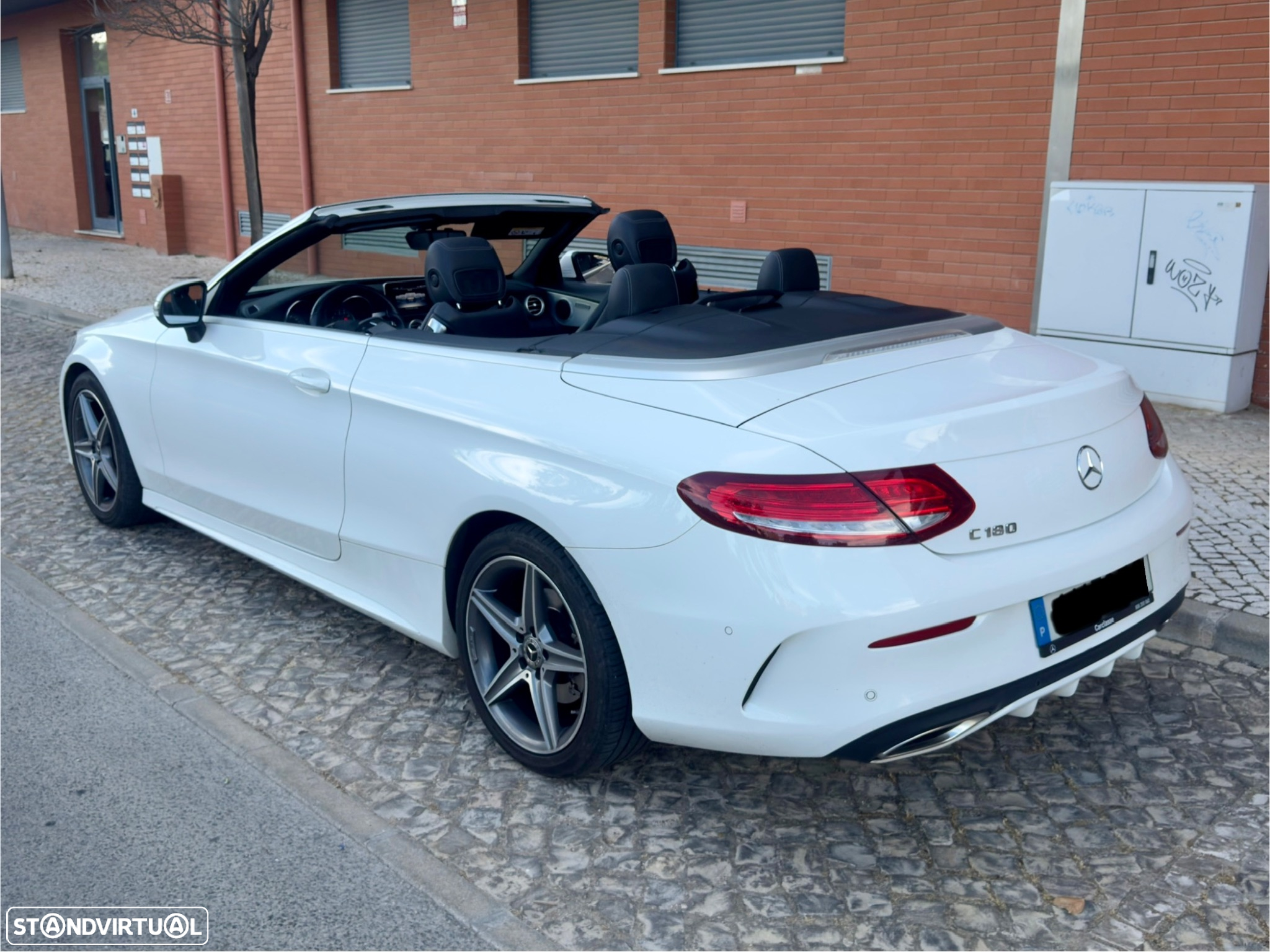 Mercedes-Benz C 180 Coupe 7G-TRONIC AMG Line - 3