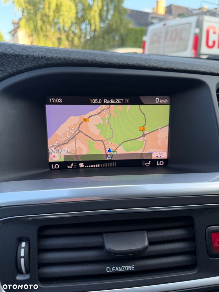 Volvo V60 D2 Geartronic Summum - 16