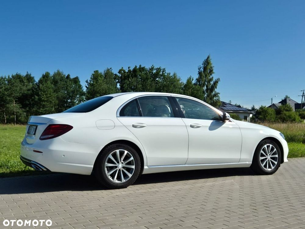 Mercedes-Benz Klasa E 220 d Business Edition 9G-TRONIC - 22