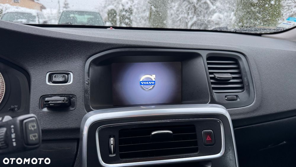 Volvo V60 D4 Momentum - 14