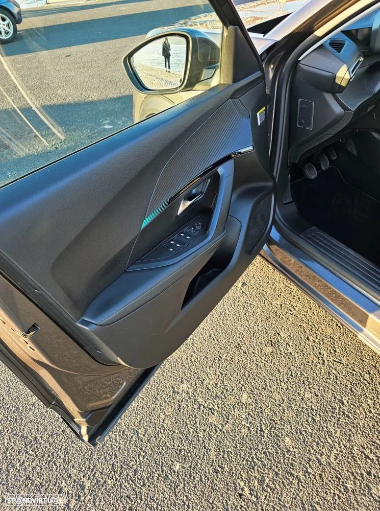 Peugeot 2008 BlueHDi 110 Allure Pack - 17