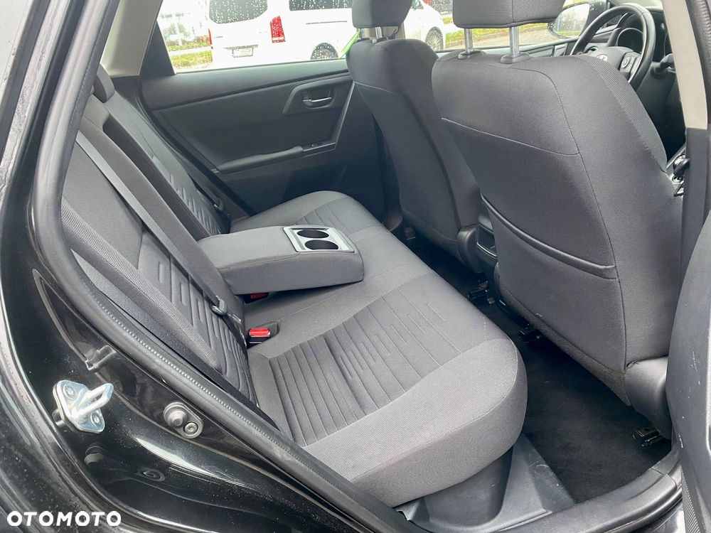 Toyota Auris - 13