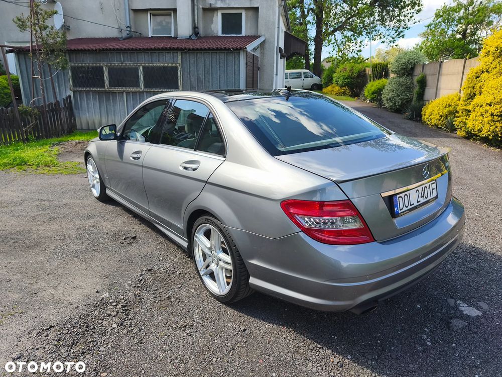 Mercedes-Benz Klasa C 350 7G-TRONIC Special Edition - 25