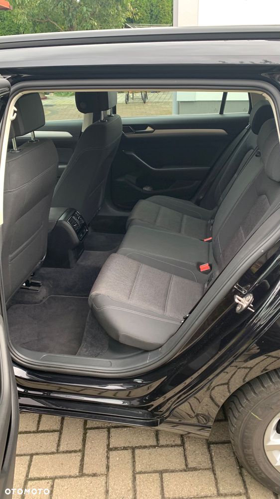 Volkswagen Passat - 15