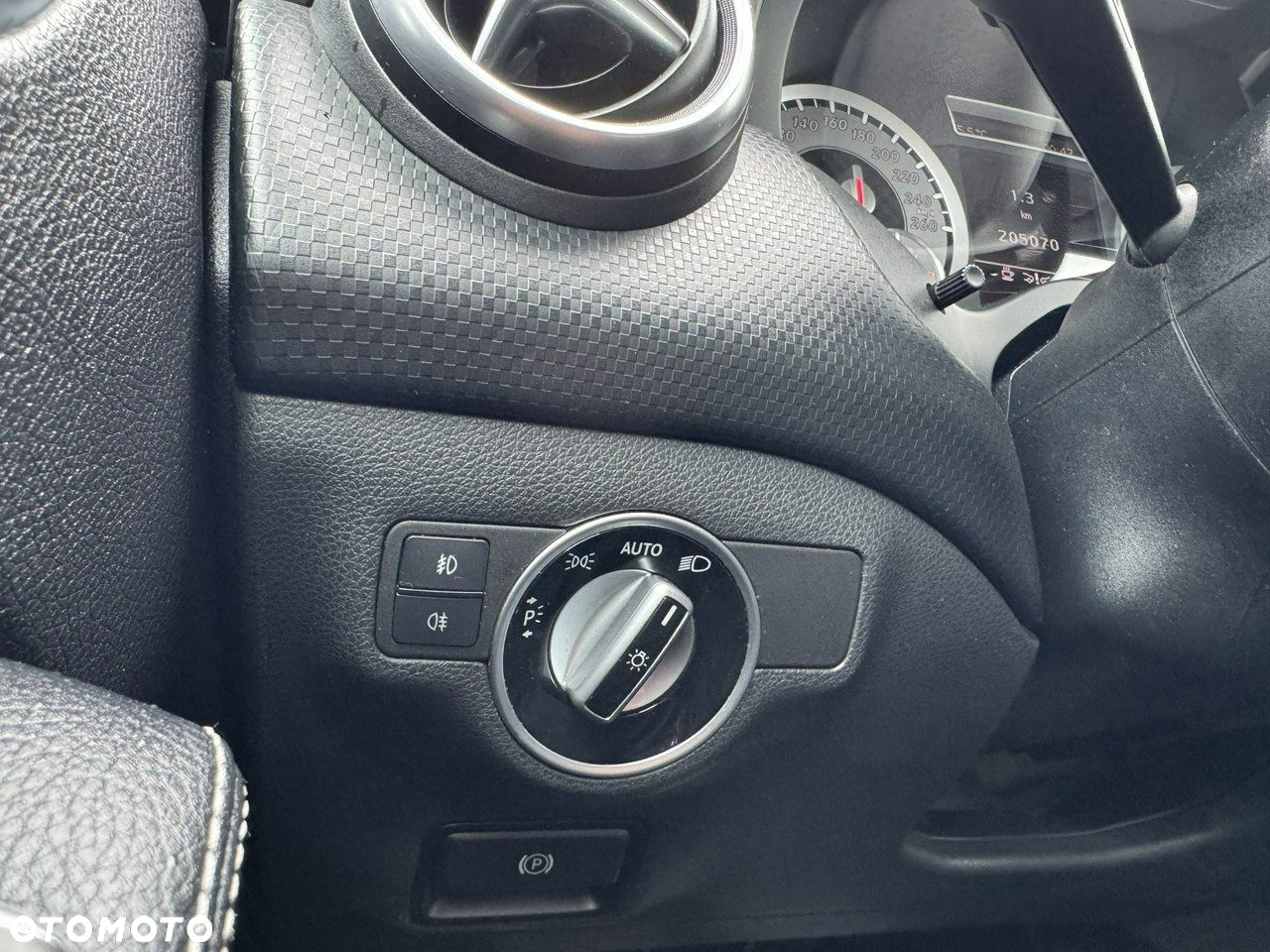 Mercedes-Benz Klasa A 180 BlueEfficiency Edition - 19