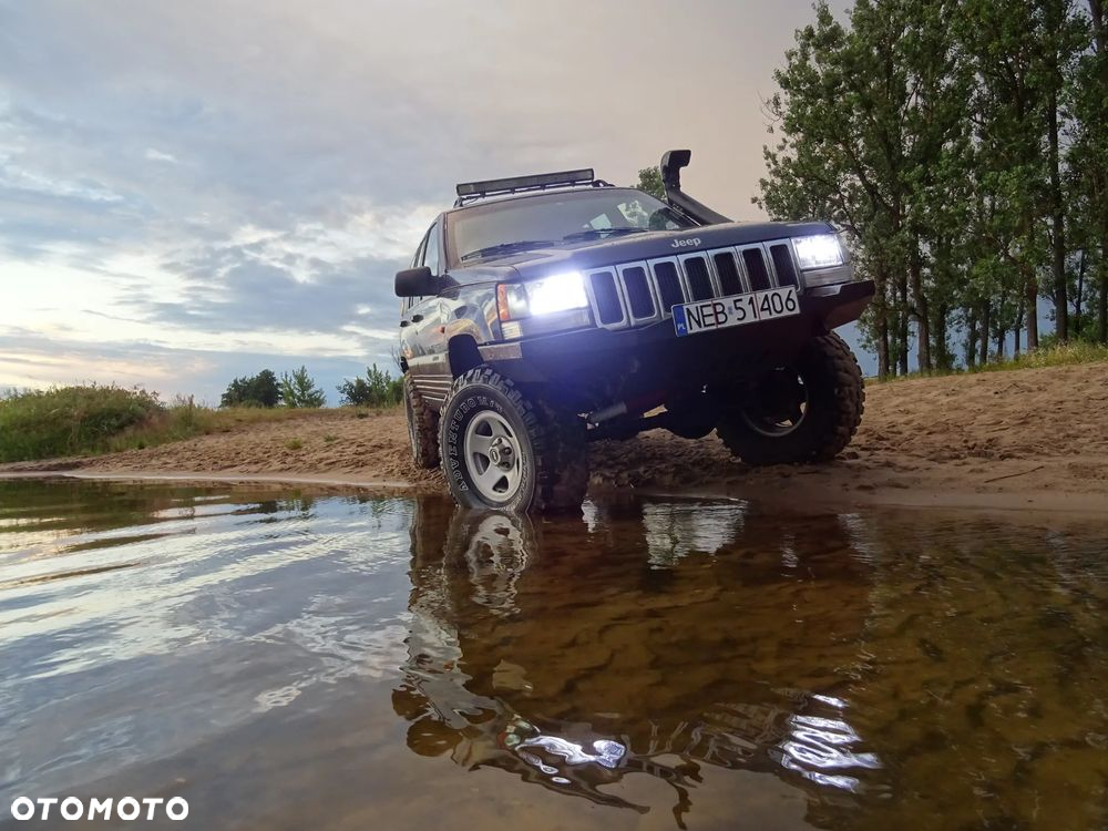Jeep Grand Cherokee 4.0 Laredo - 17