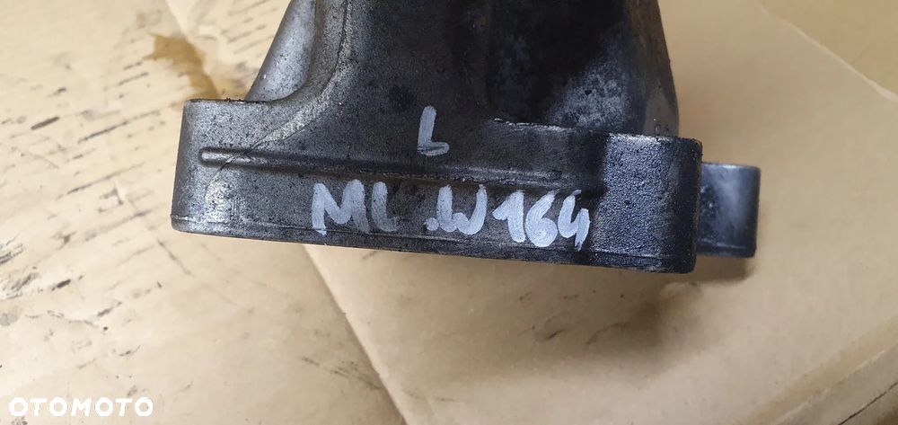 Łapa wspornik silnika Mercedes ML W164 3.0 CDI A6422230304 - 7
