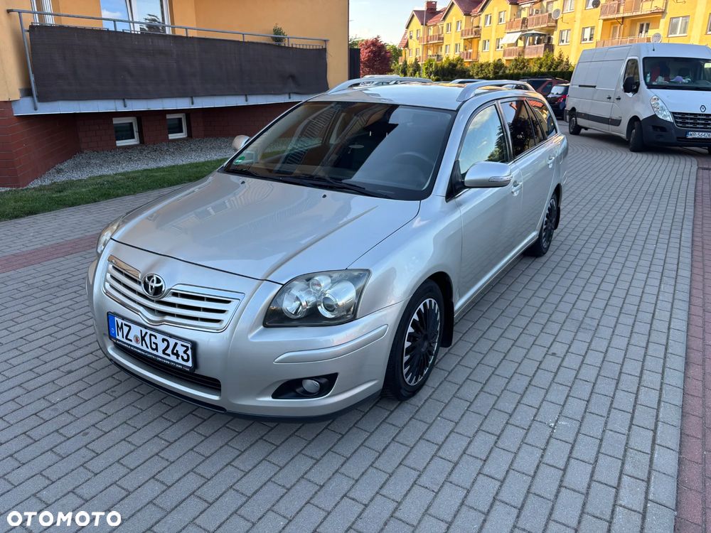 Toyota Avensis 1.8 VVT-i Executive - 2